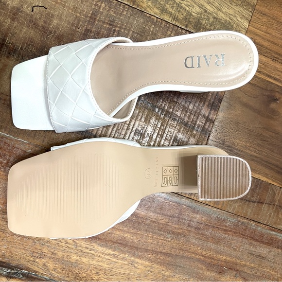 Albie Woven Slip-On Block Heel Sandals BRAND NEW - Picture 2 of 5